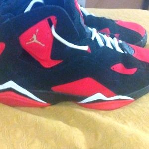 Jordan True Flight black